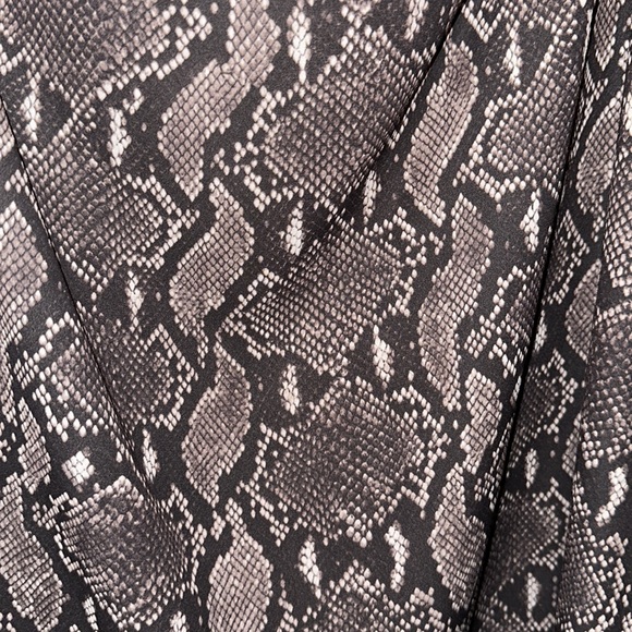 Snakeskin tank top - Picture 2 of 3